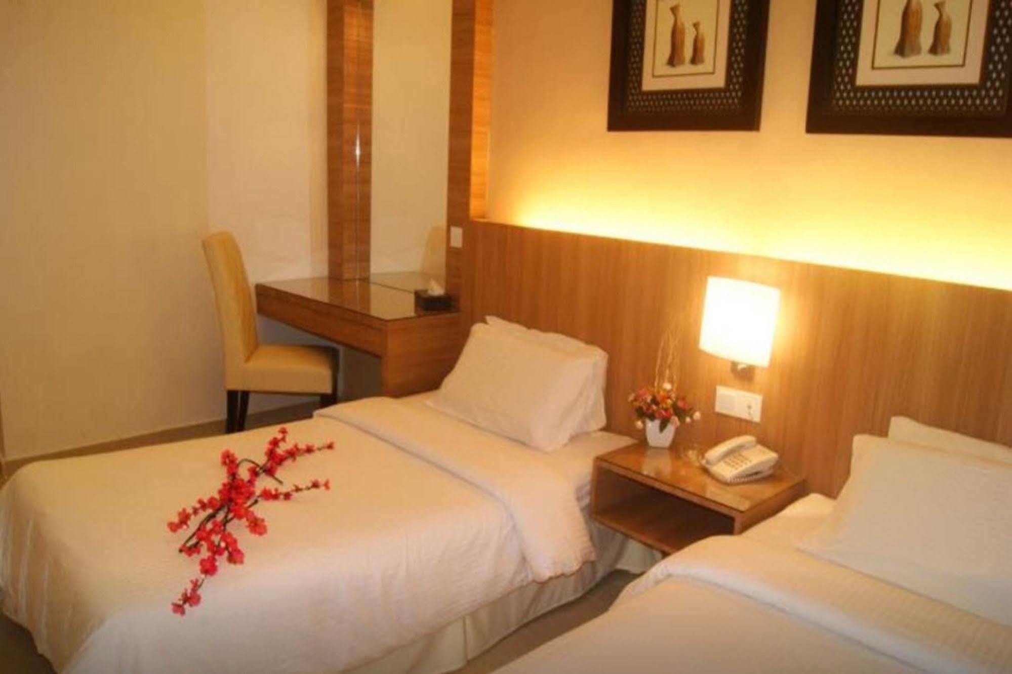 Rompin Beach Resorts Kuala Rompin Ngoại thất bức ảnh