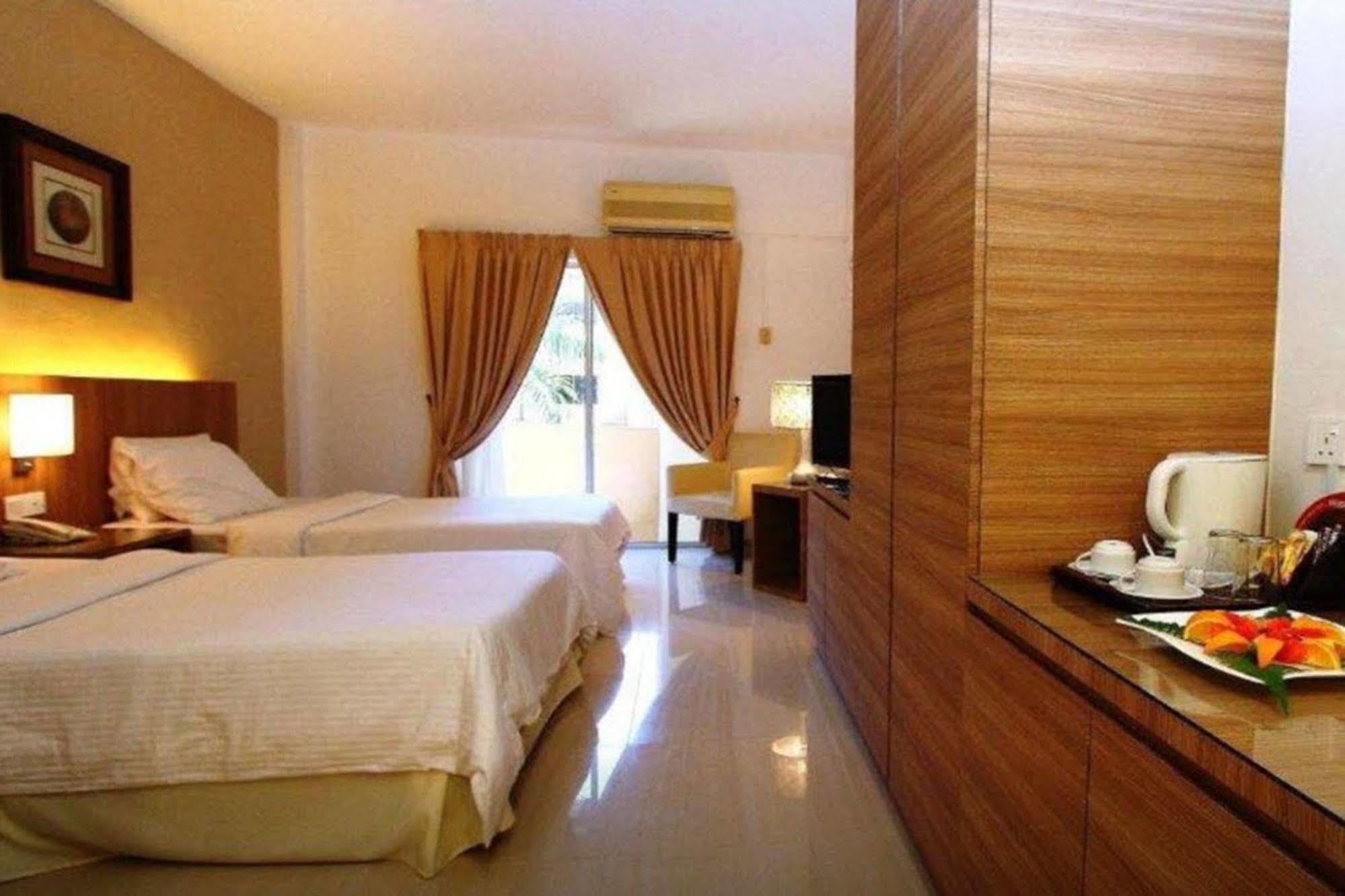 Rompin Beach Resorts Kuala Rompin Ngoại thất bức ảnh